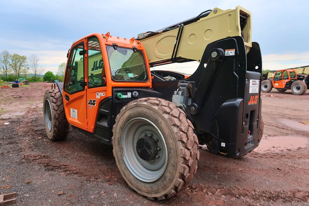 JLG 943