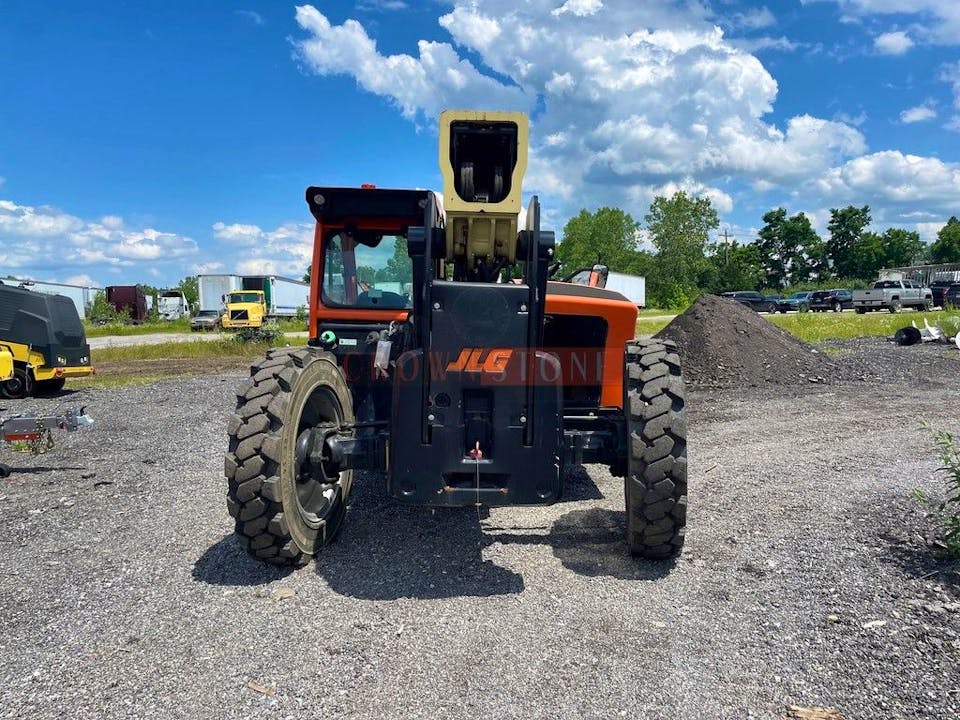 JLG 943