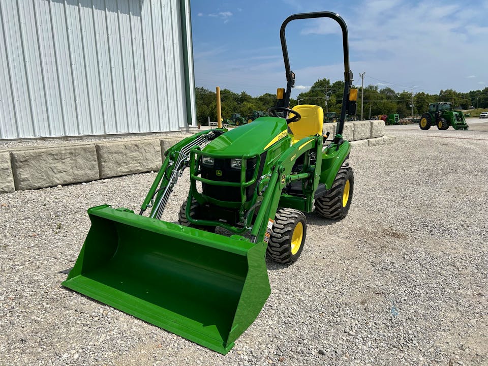 John Deere 1023E