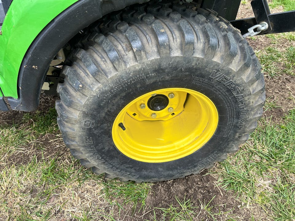 John Deere 1025R