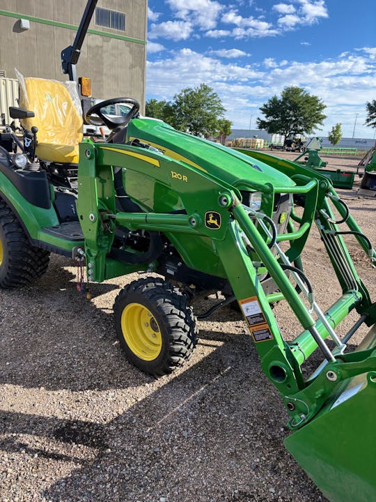 John Deere 1025R