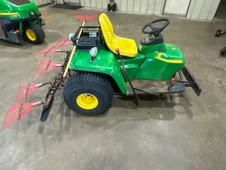 John Deere 1200A