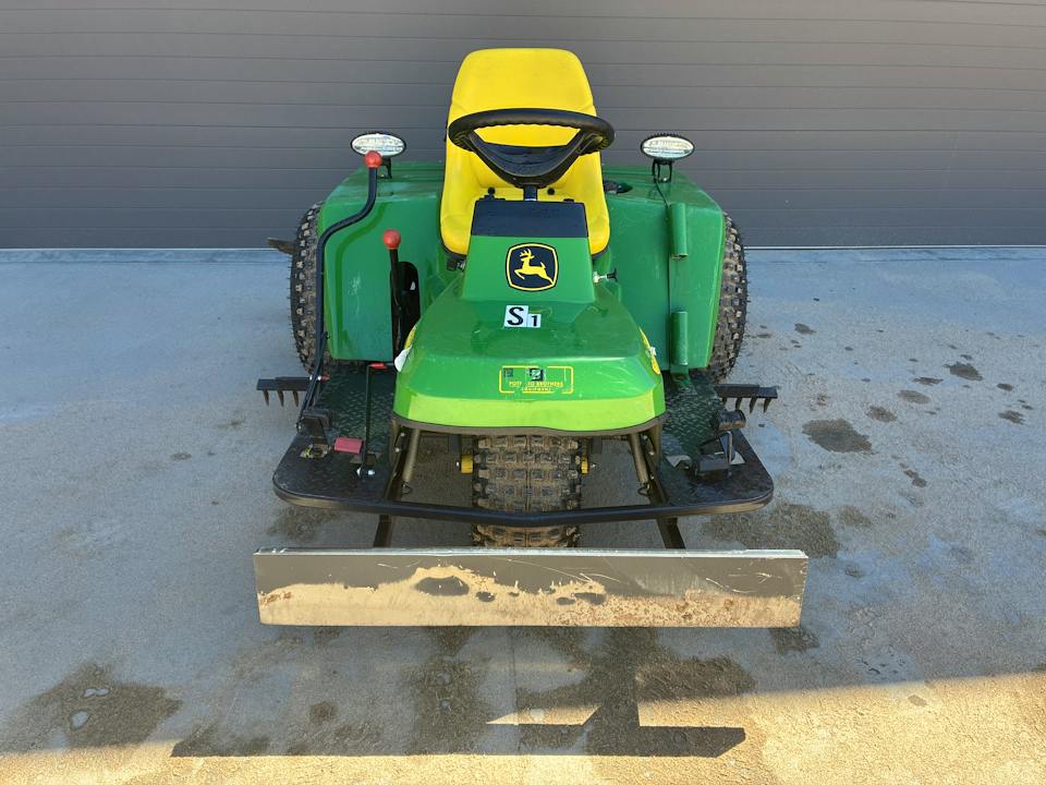 John Deere 1200A