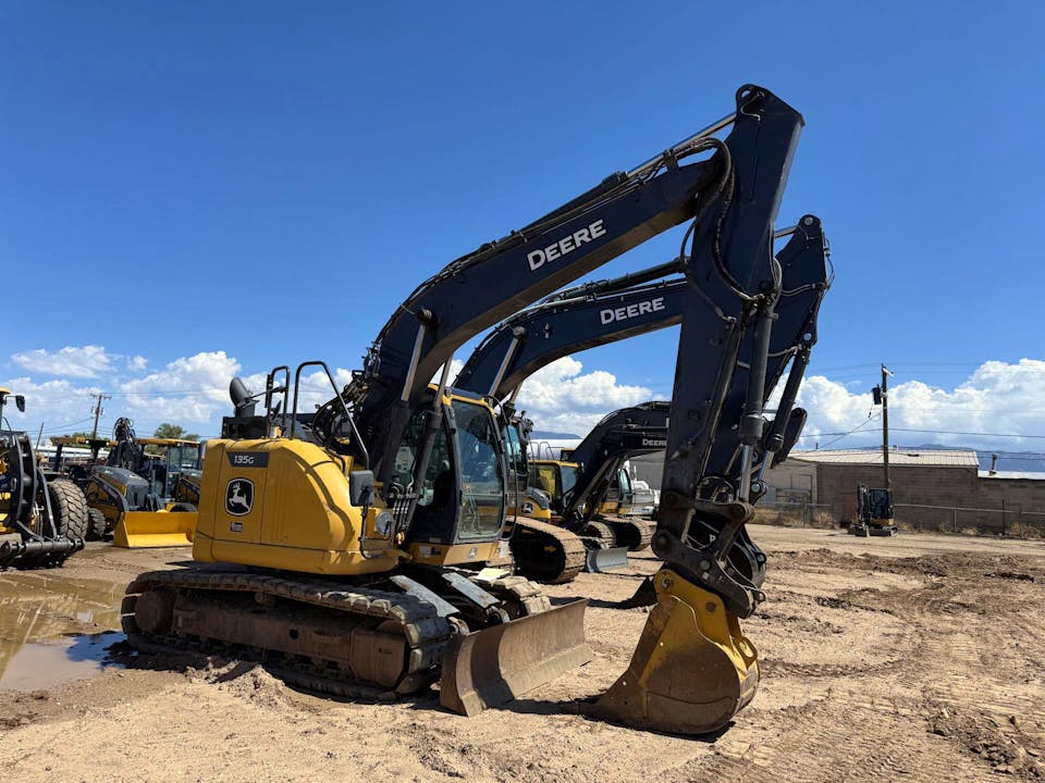 John Deere 135G