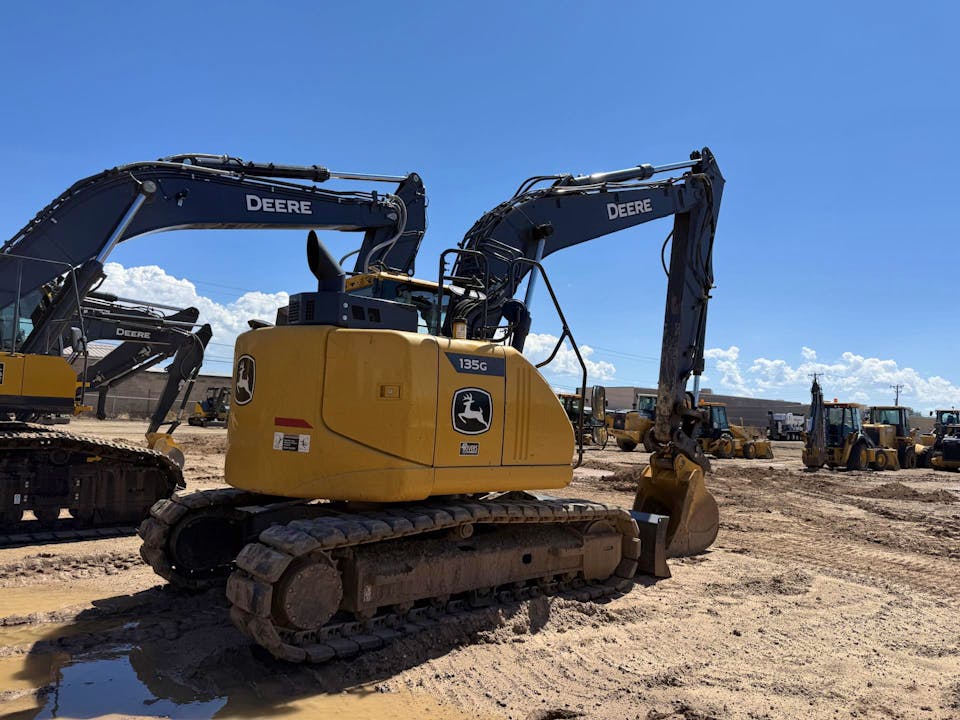 John Deere 135G