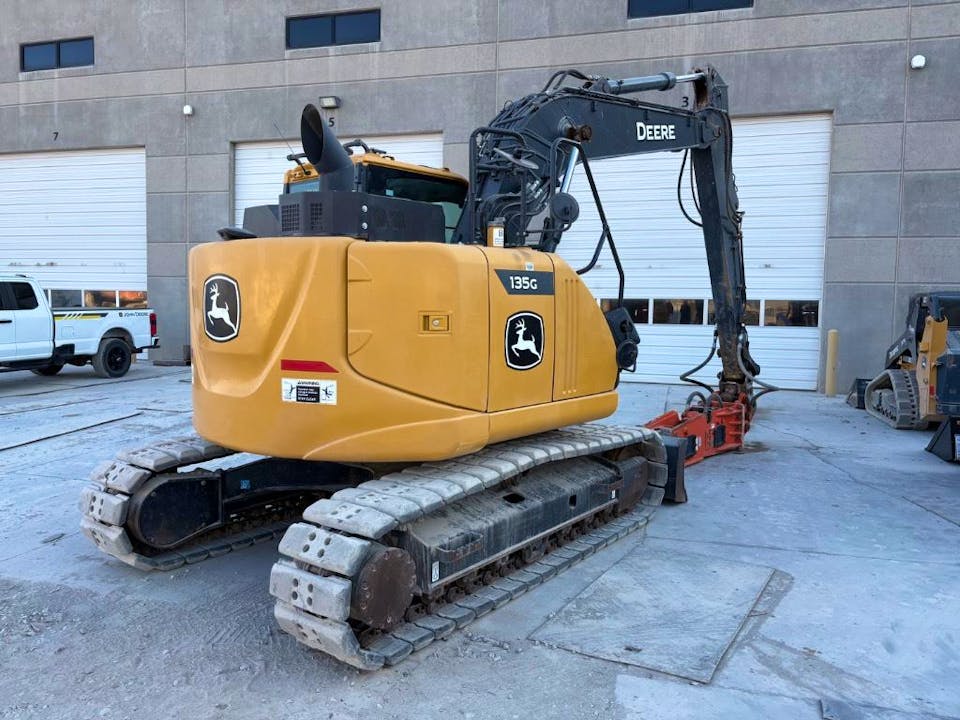 John Deere 135G