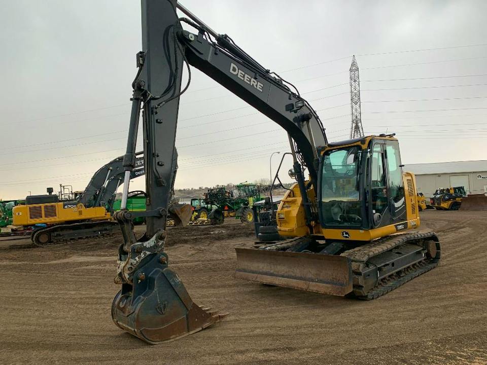 John Deere 135G