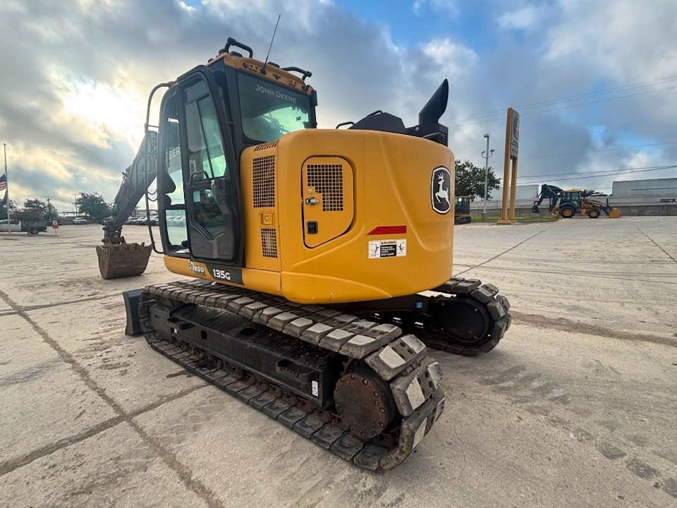 John Deere 135G