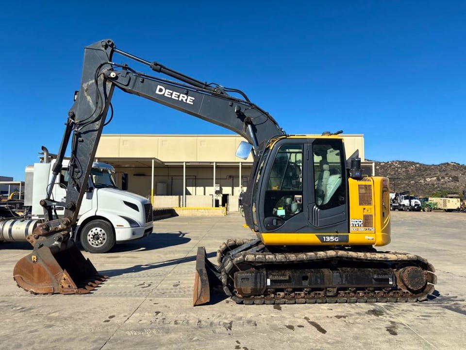 John Deere 135G
