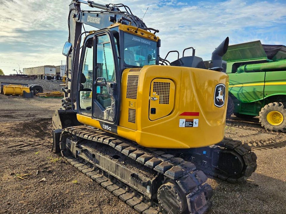 John Deere 135G