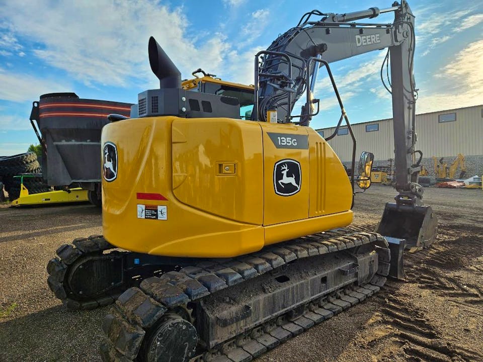 John Deere 135G
