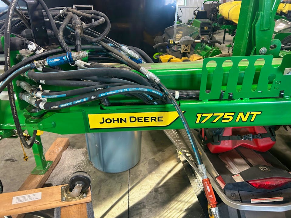 John Deere 1775NT