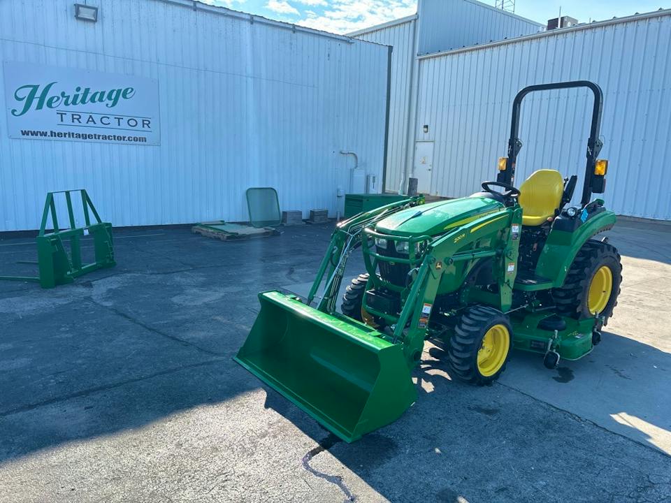 John Deere 2032R