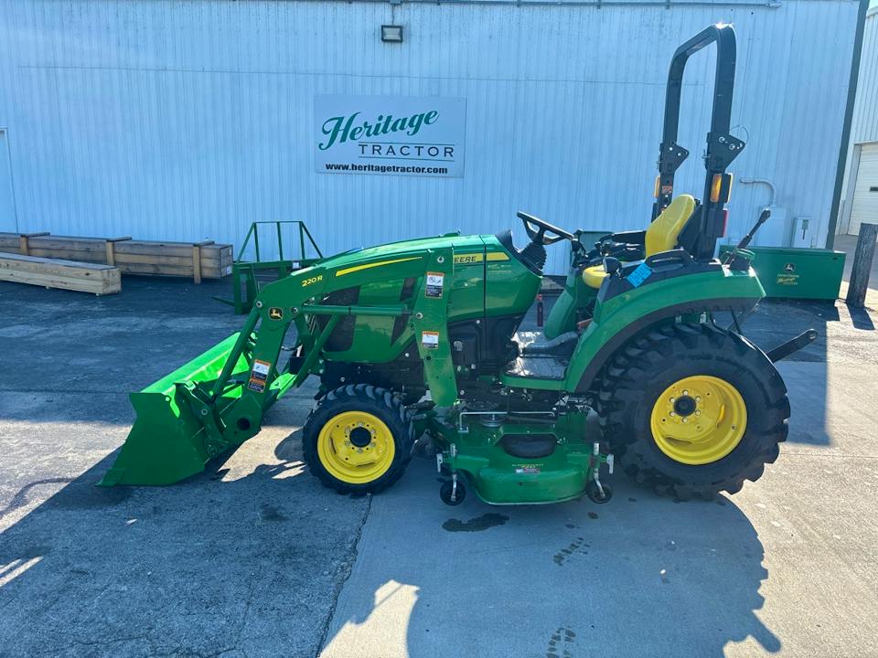 John Deere 2032R