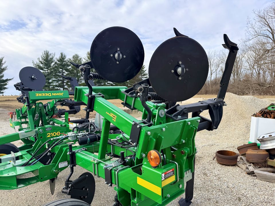 John Deere 2100