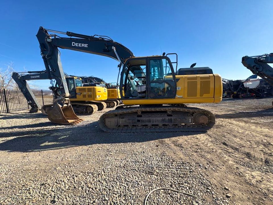 John Deere 210GLC