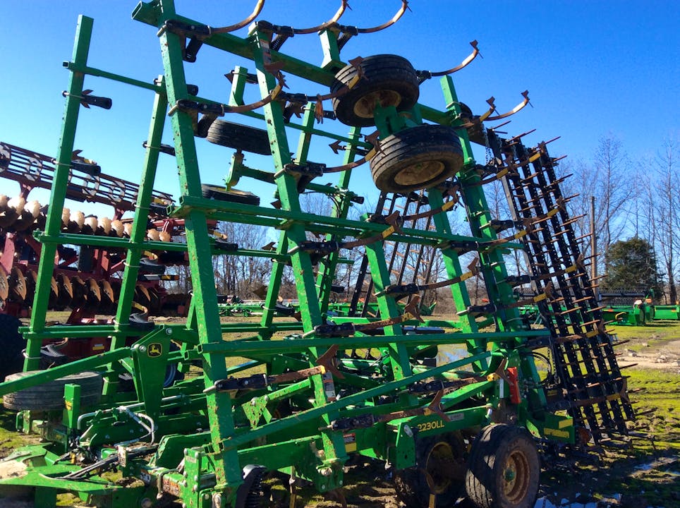John Deere 2230