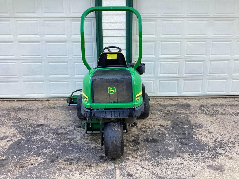 John Deere 2400