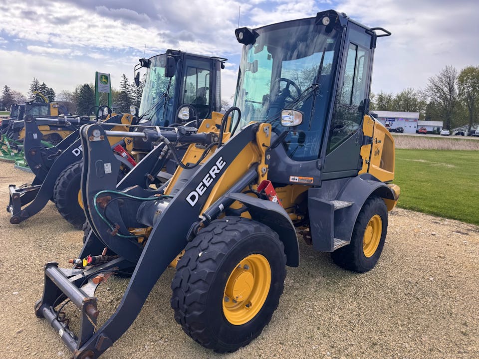 John Deere 244L
