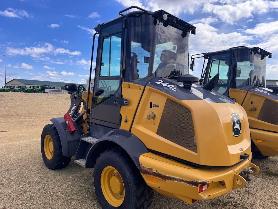 John Deere 244L