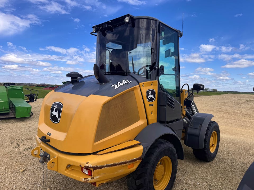 John Deere 244L