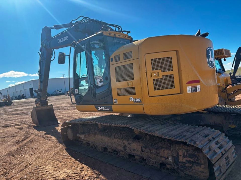 John Deere 245G