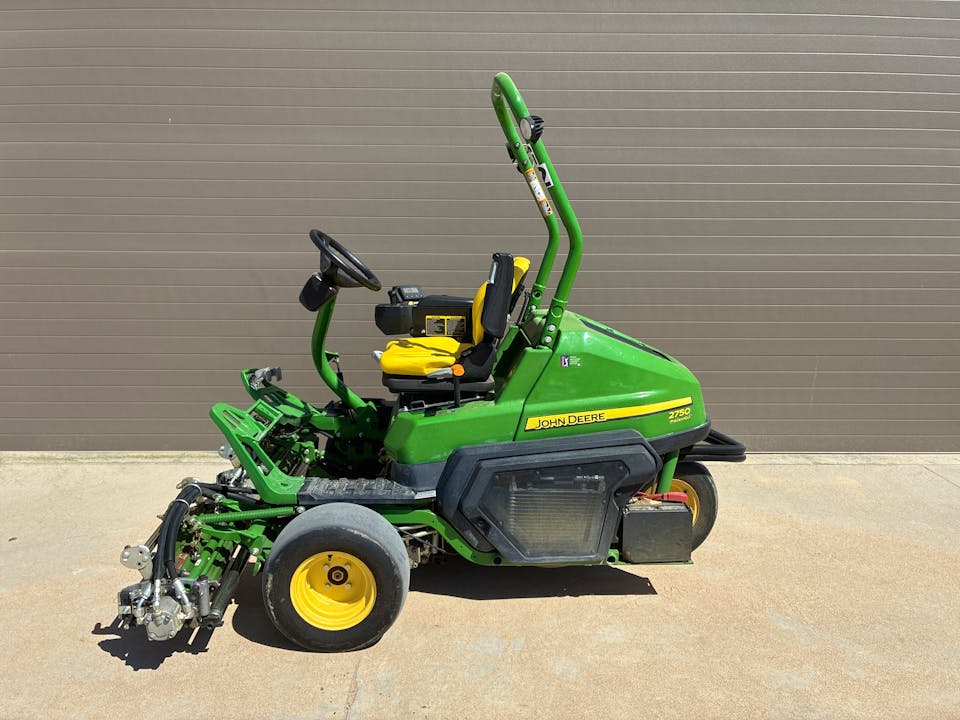 John Deere 2750