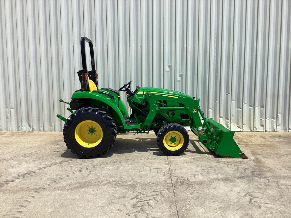 John Deere 3025D