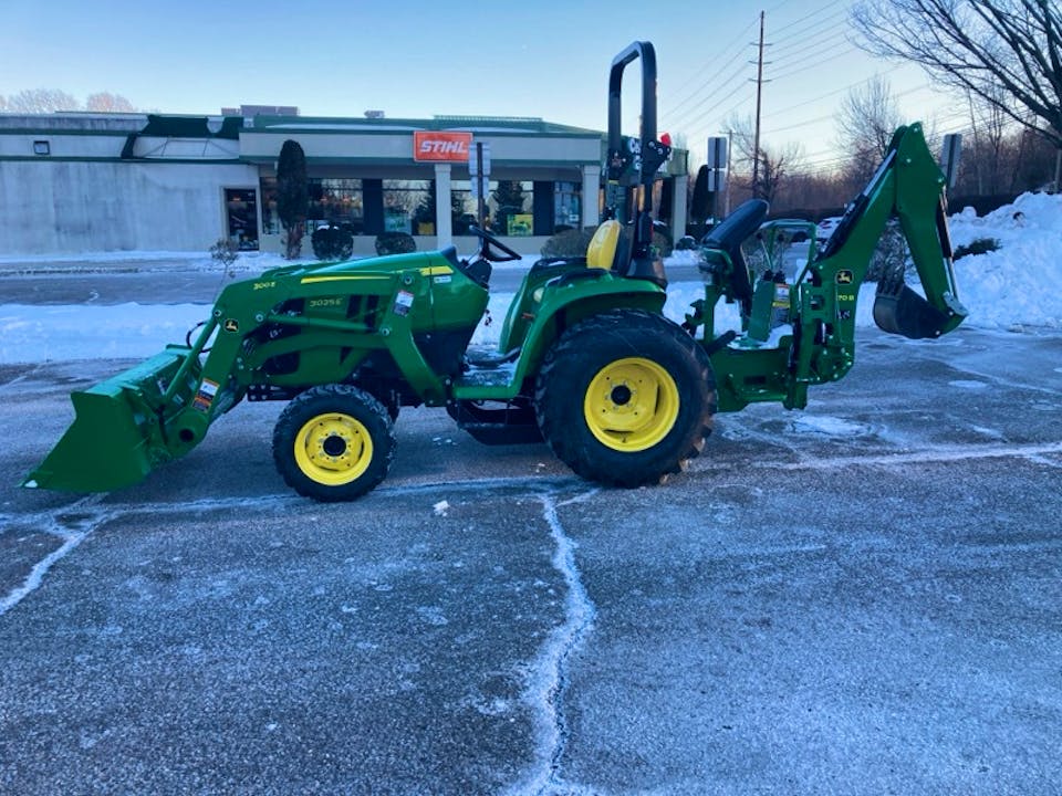 John Deere 3025E