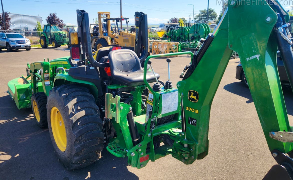 John Deere 3025E