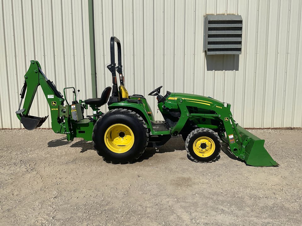John Deere 3025E