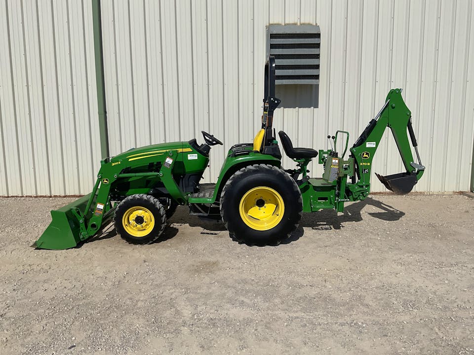 John Deere 3025E