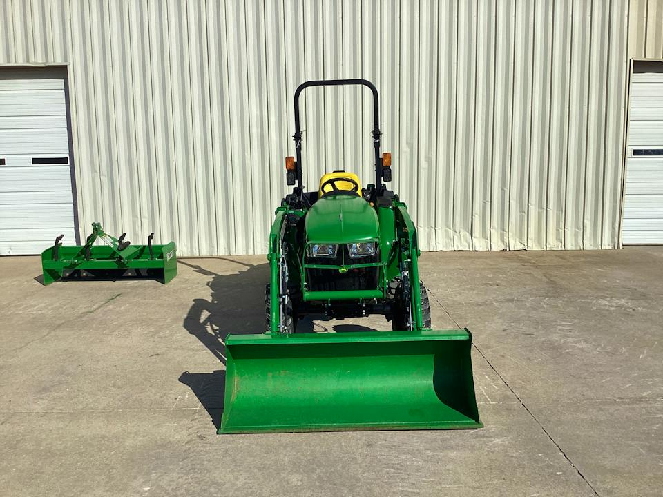 John Deere 3025E