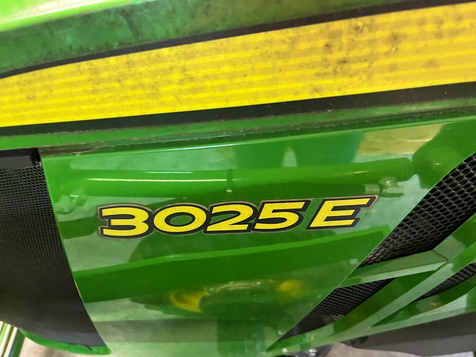 John Deere 3025E