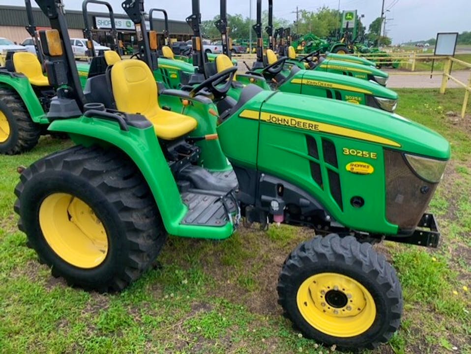 John Deere 3025E