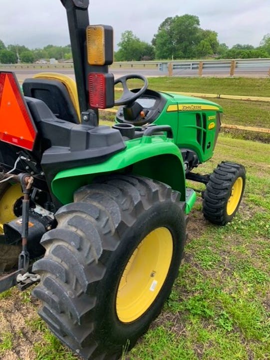 John Deere 3025E