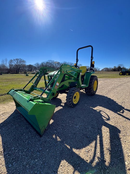 John Deere 3025E
