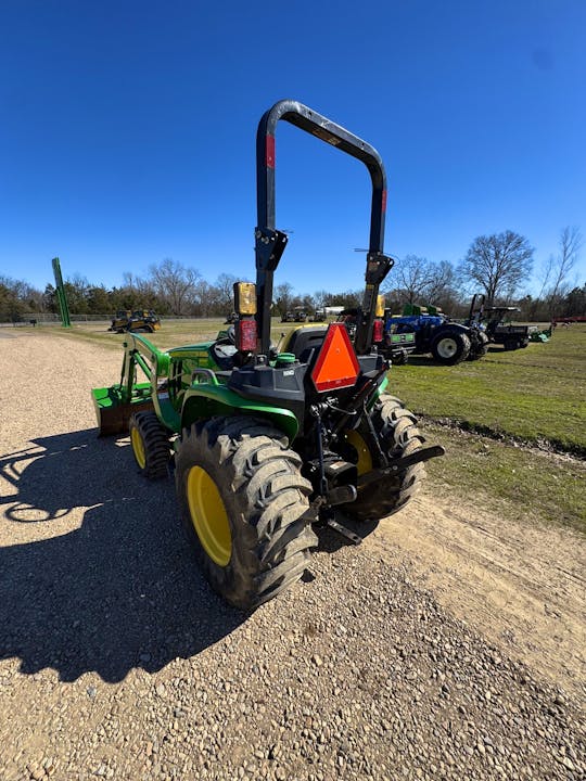 John Deere 3025E