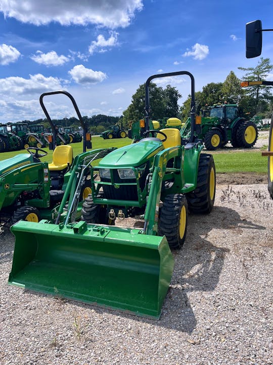 John Deere 3025E