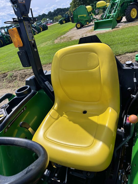 John Deere 3025E