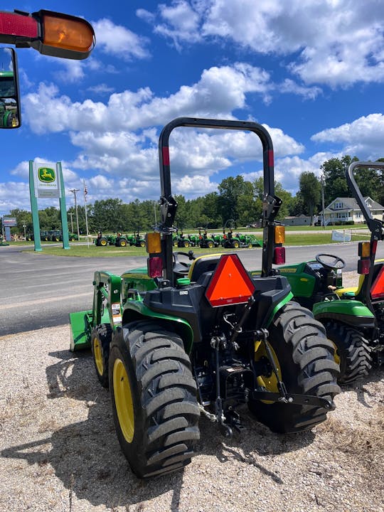 John Deere 3025E