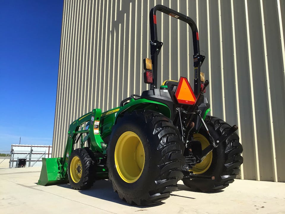John Deere 3032E