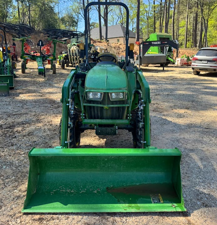 John Deere 3032E