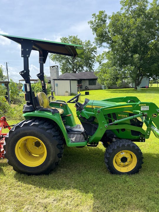 John Deere 3032E