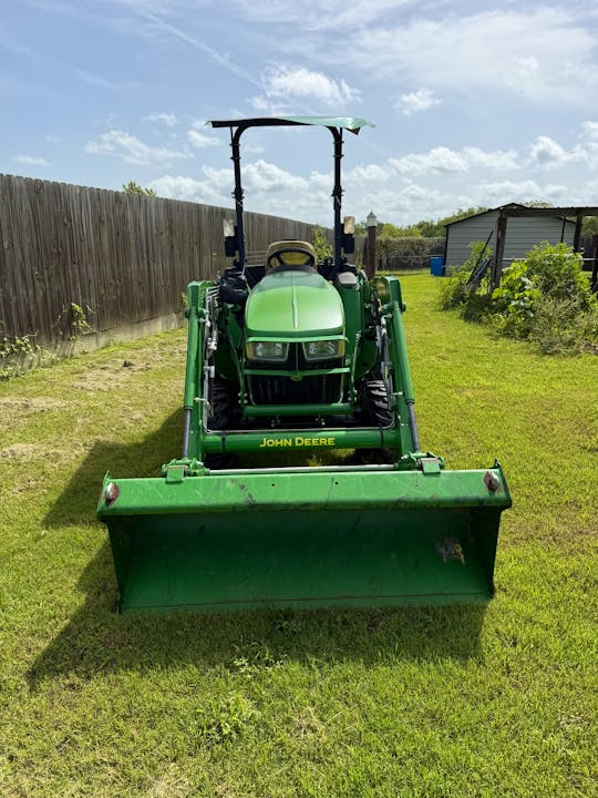 John Deere 3032E
