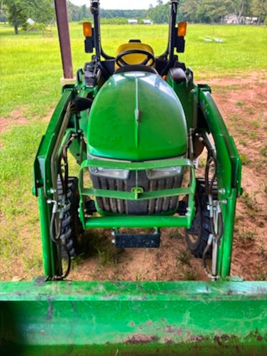John Deere 3032E