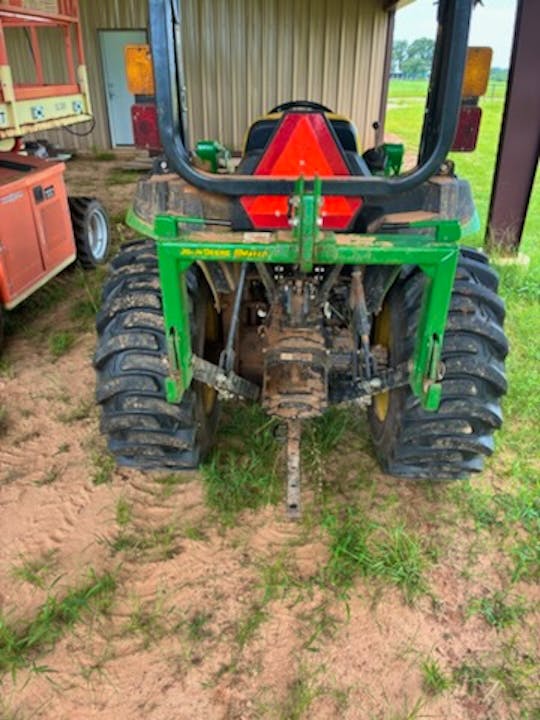 John Deere 3032E