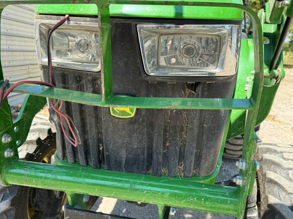 John Deere 3038E
