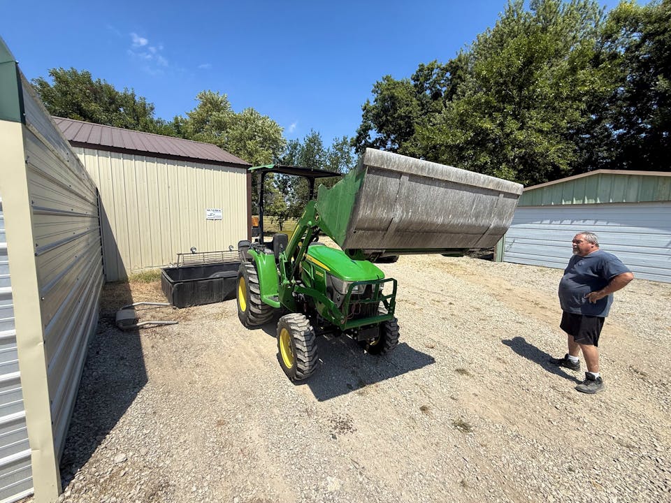 John Deere 3038E