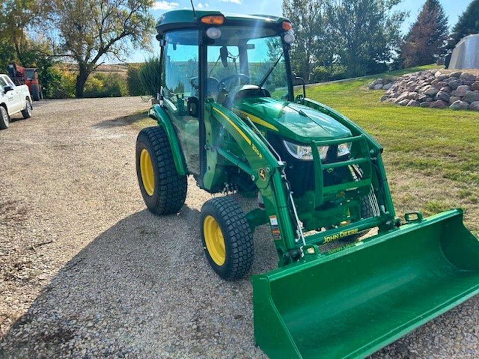 John Deere 3039R